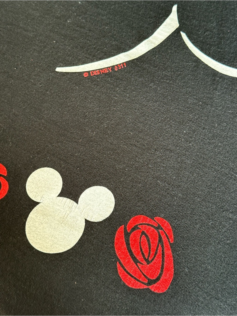 Vintage 1990s Mickey Mouse Valentines Day Red Rose Tee Single Stitched tagged OS - Picture 3 of 4